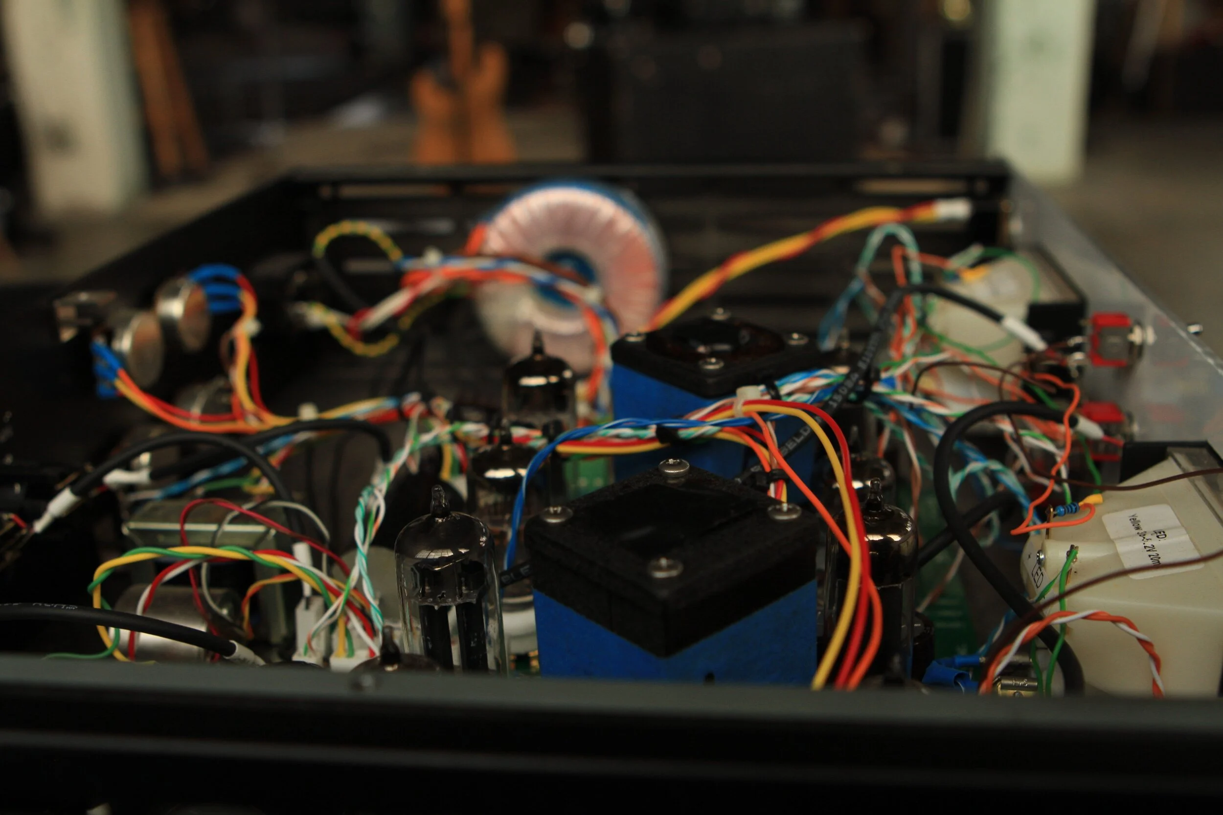 This build uses Jensen line level (1:1) input transformers, to operate as a line level device, instead of the 10:1 transformers found in the originals.